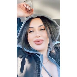 Meet your Posher, Zee